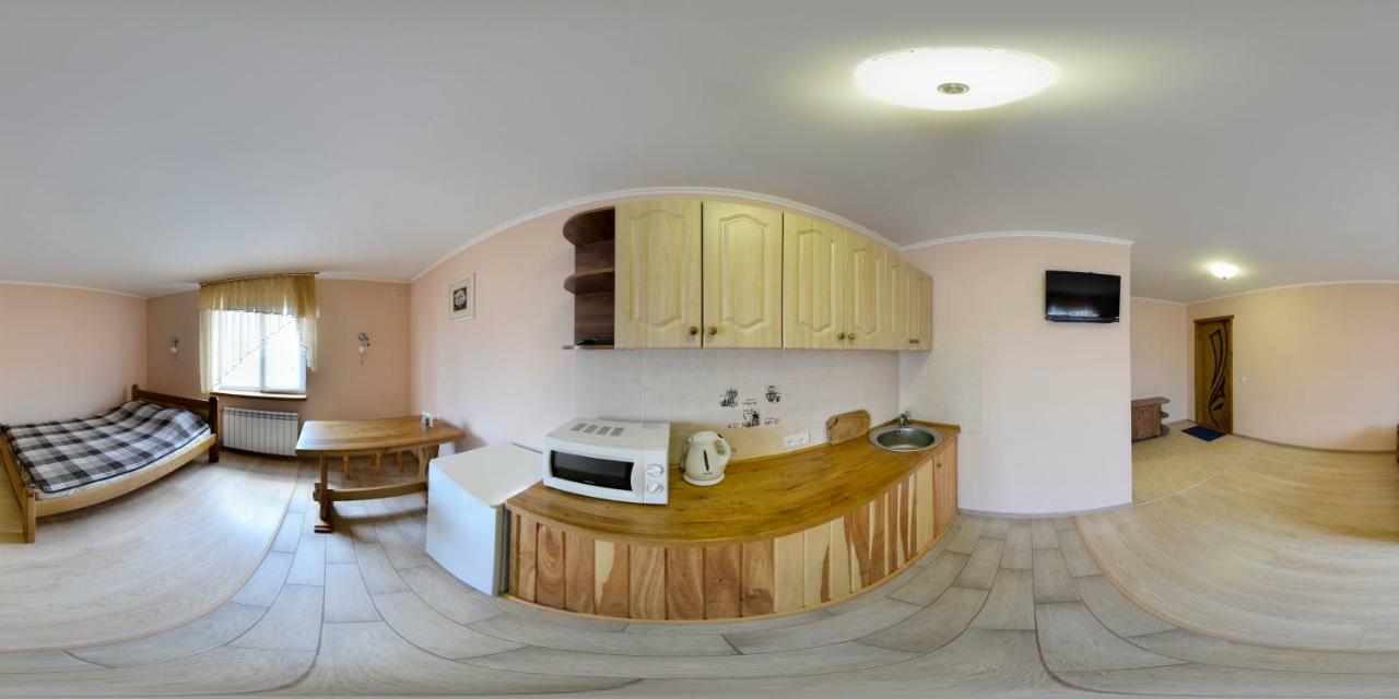 Гостиничные Номера И Сауна Sumy Exterior photo